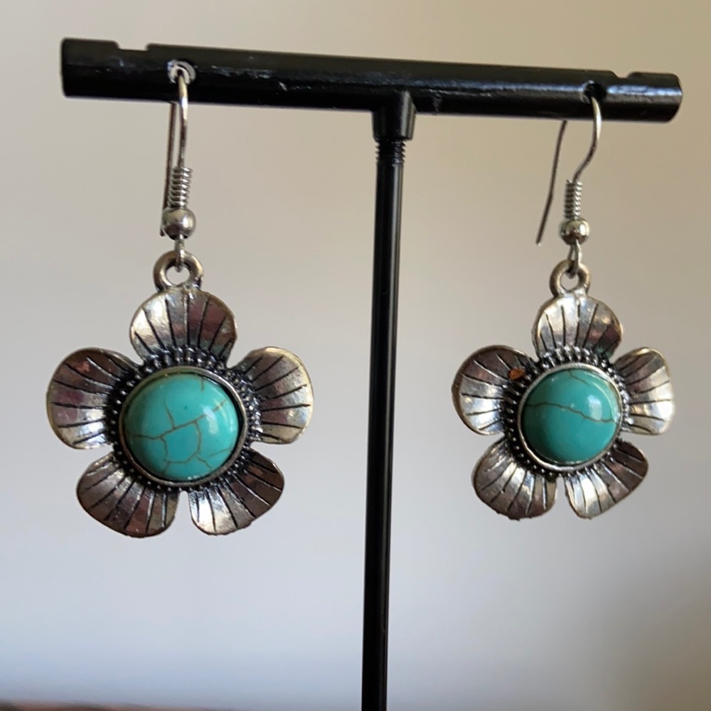 Silver and turquoise flower Earrings